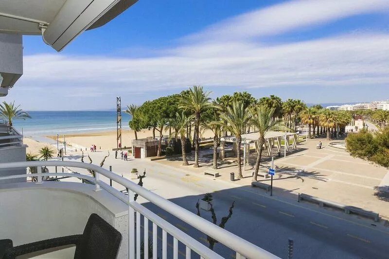 Apartment in front of the sea - Turismar
