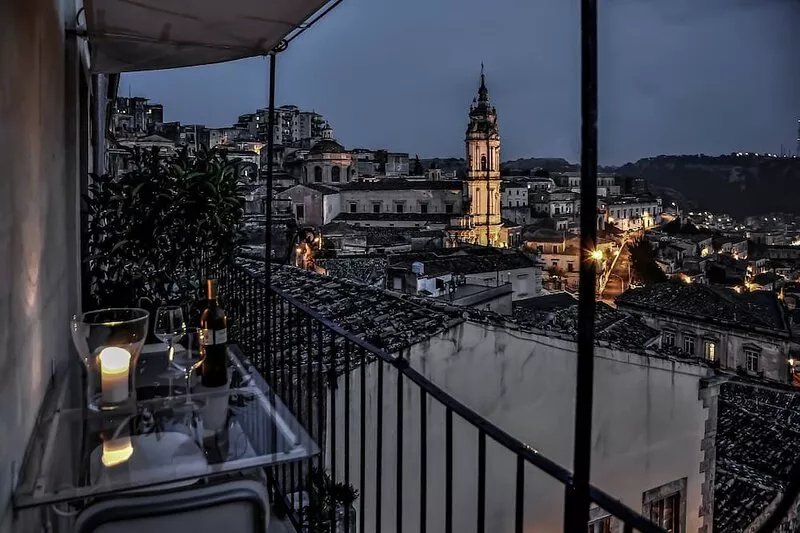 Charming artist's hideaway with stunning view over Modica