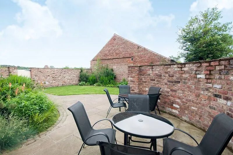 4 bedroom accommodation in Rillington