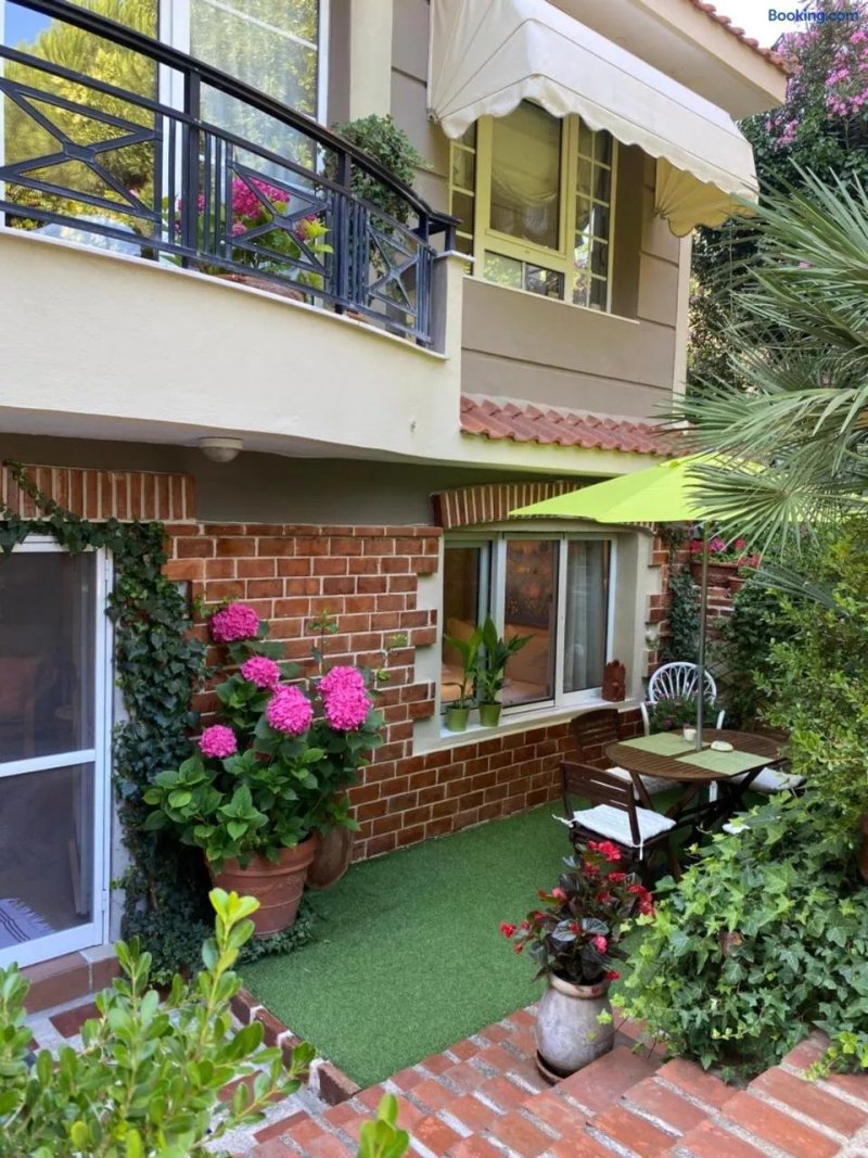 Paneon Apartments