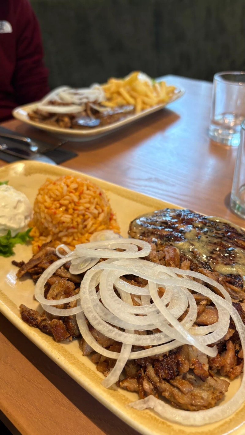 Niko's Restaurant