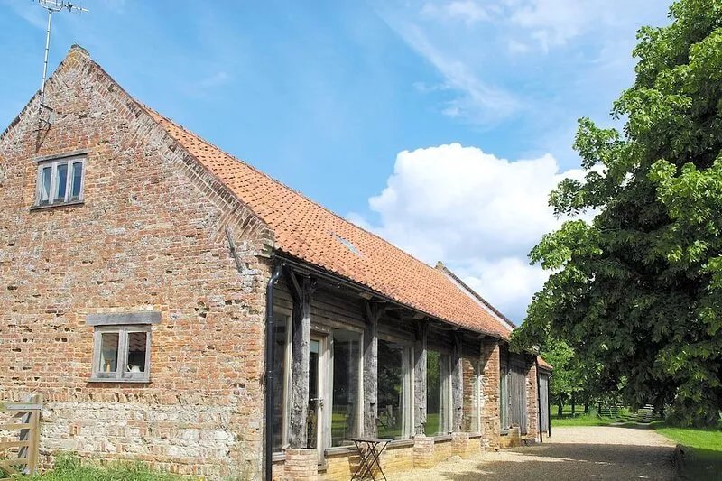 A rural retreat with outstanding views across meadowland – great for spotting