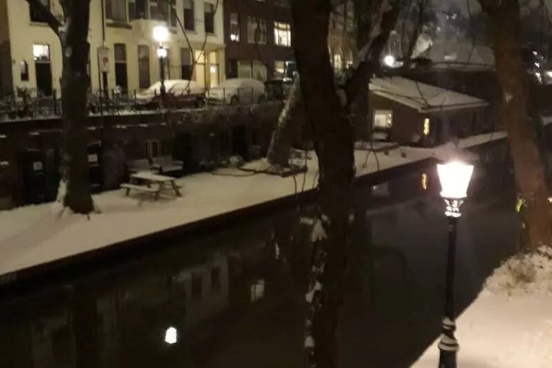Historic Wharf apartment on the canal in the city center