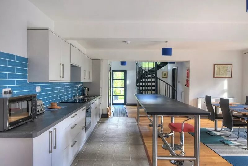 THE WATER TOWER STUDIO, pet friendly, with a garden in Seaton, Devon