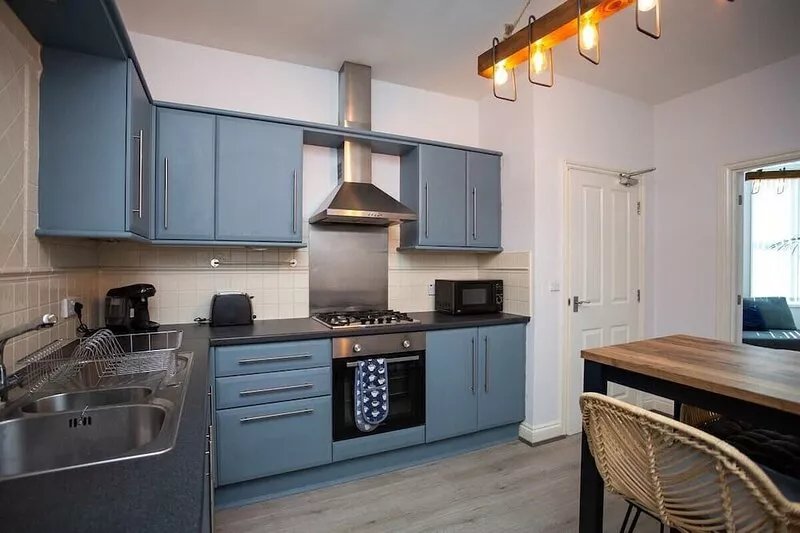 Stylish Cosy Two Bed Apartment - Coast Location