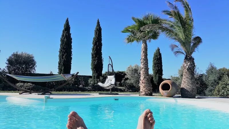 Provencal villa in the heart of the vineyards with swimming pool