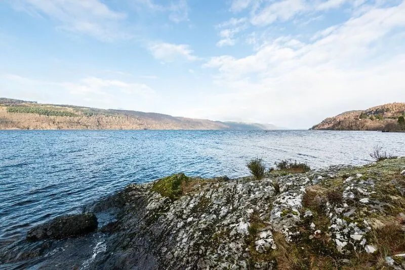 Lovely foresters cottage, amazing Loch Ness views, private beach, pets welcome