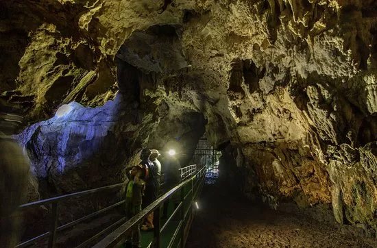 Grotte Dell'Arco