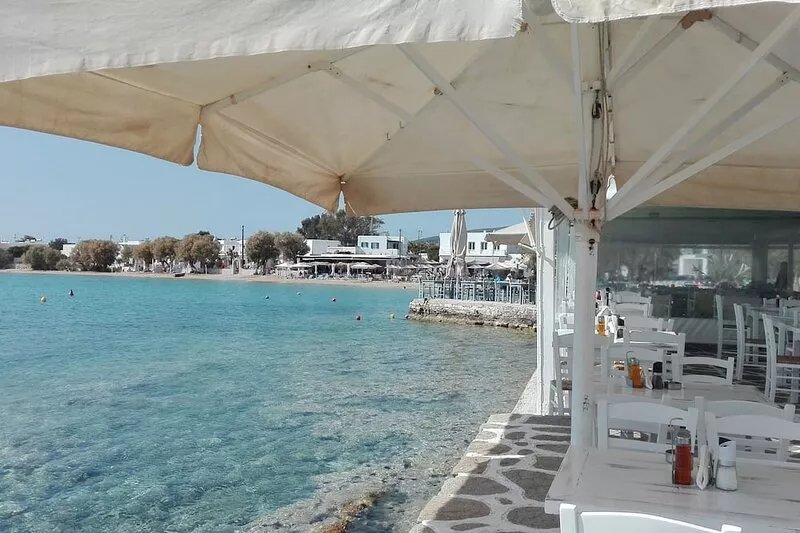 White Cycladic Desing House in the heart of Parikia sea vew