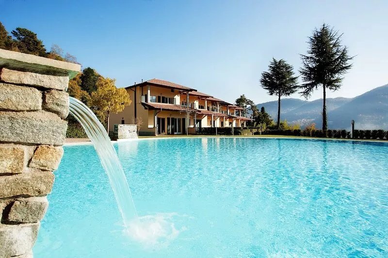 Tremezzo Residence apartment no 8 with pool and spa by Italian Apartments