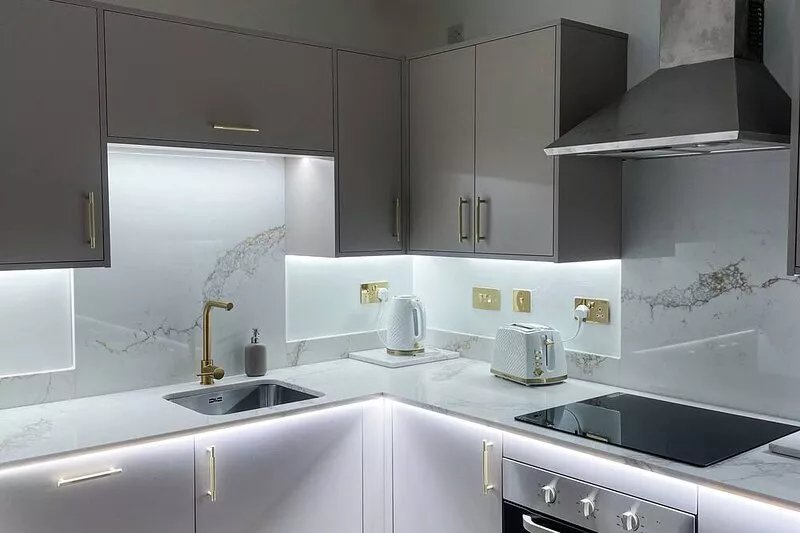 Central Milton Keynes Apartment W/ Private Balcony, Newly Refurbished