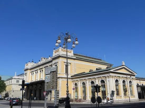Piazza Del Mondo