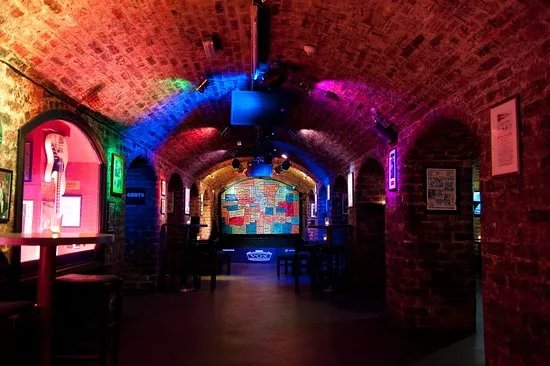 Bars & nightlife