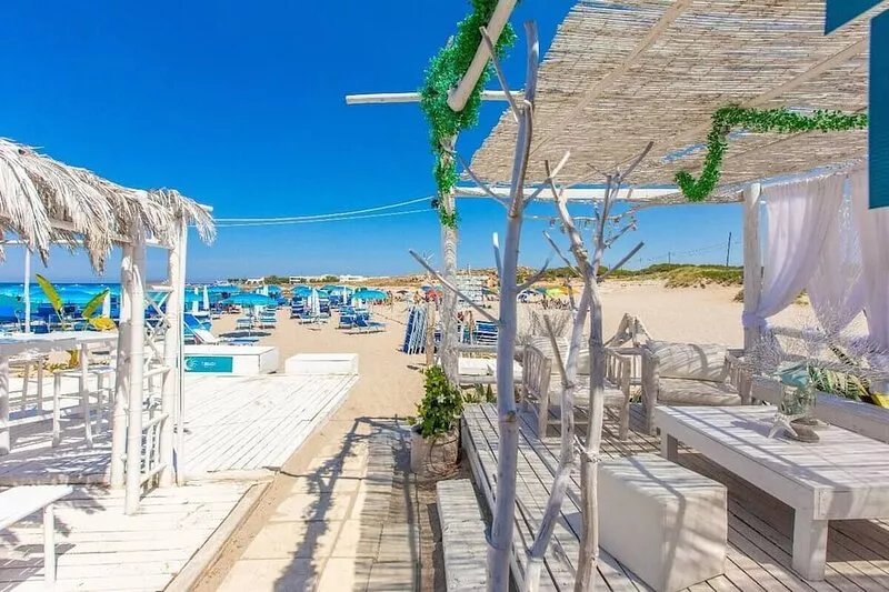 Villa Salento. 250 m from the beach, sea view, 500 M of FENCED GARDEN. WOW