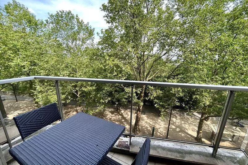 Appartement Moderne, Calme et Confortable, Proche de Toutes Commodités, 2-3pers