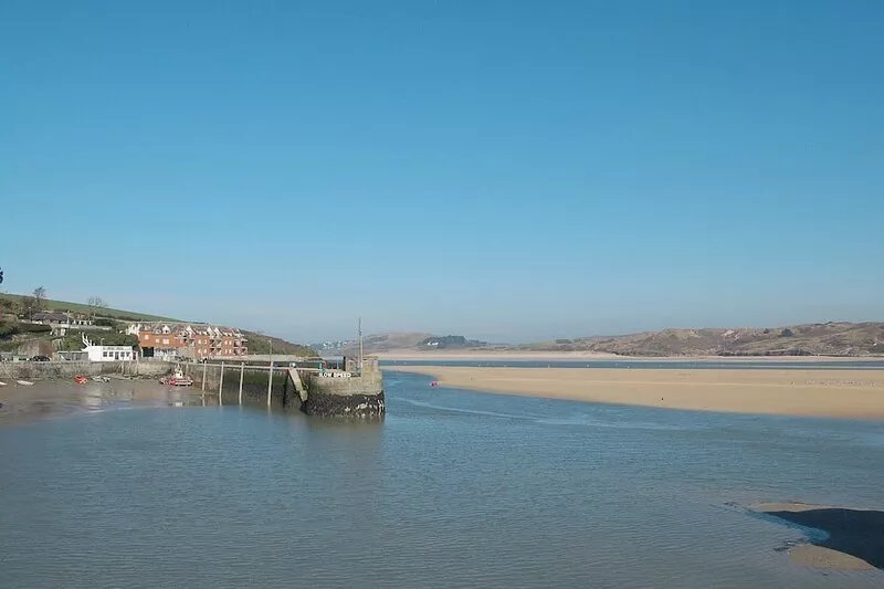 Padstow is within walking distance, and sandy beaches are close by.
