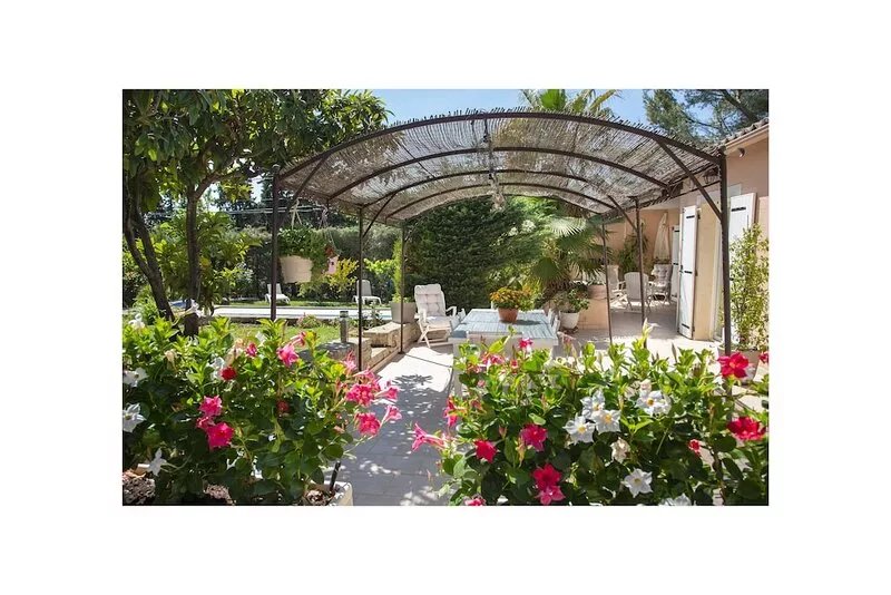 Villa Renovée Avec son Jardin Atypique Verdoyant
