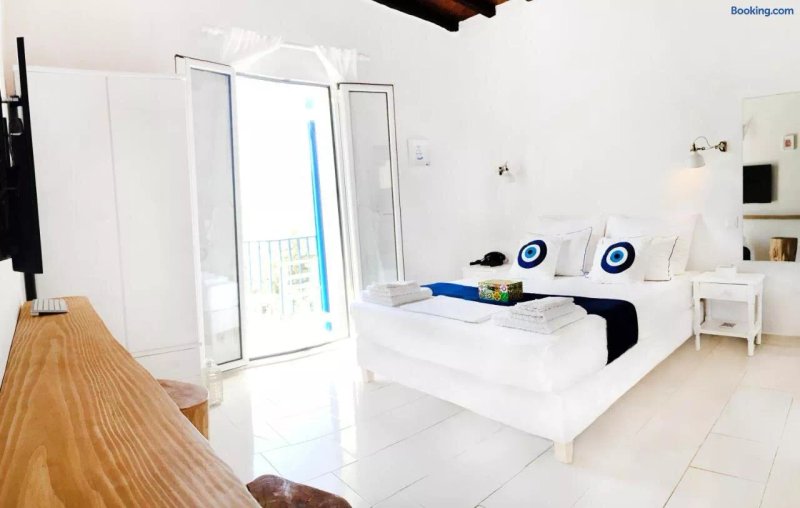 Loukia Studios & Suites