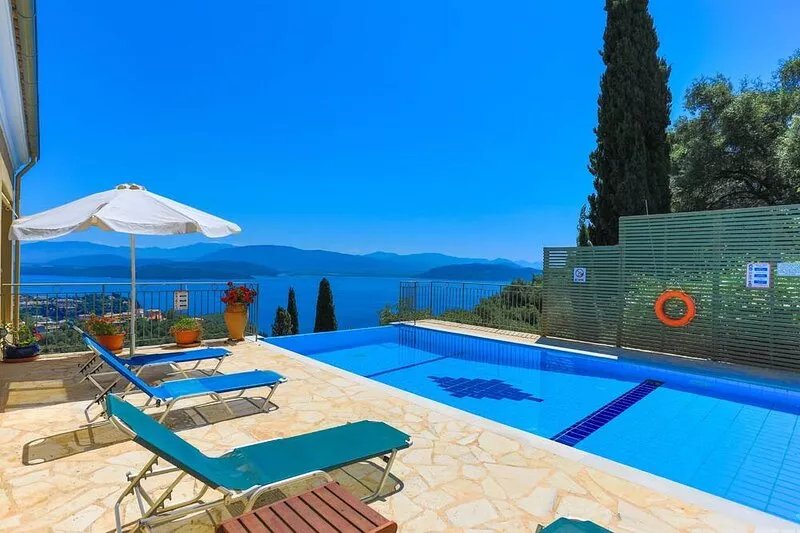 Triantafyllo: Stunning views, near Agni - Kalami, pool
