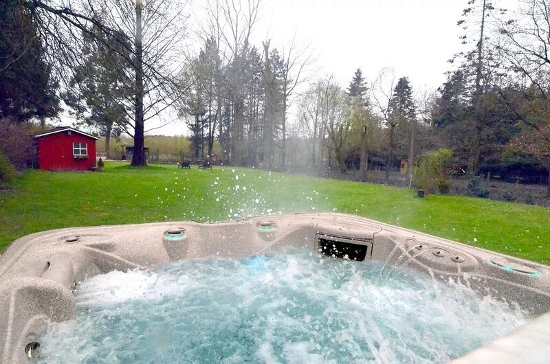 La Dolce Vita cosy chalet in the middle of nature with sauna and jacuzzi