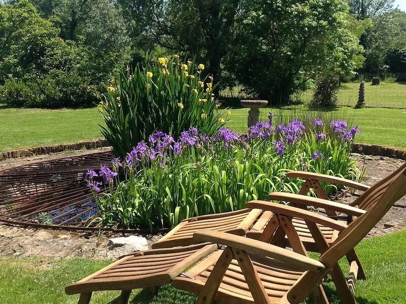 Outstanding Self Catering Cottage With Beautiful Gardens