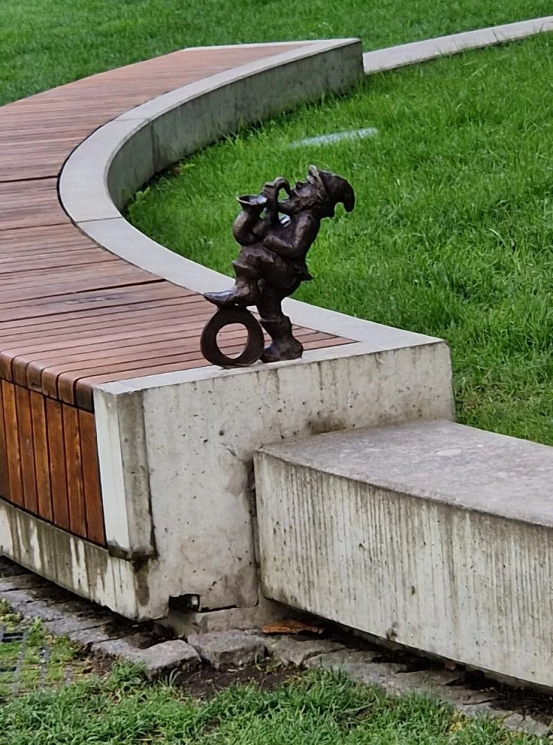 Tolerance Dwarves Krasnale Tolerancji