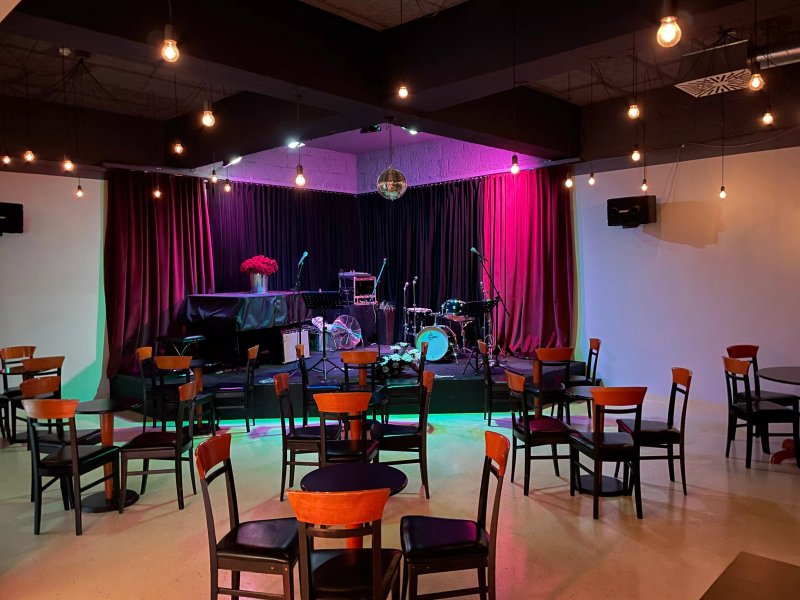 Kavarna & Club BeeM