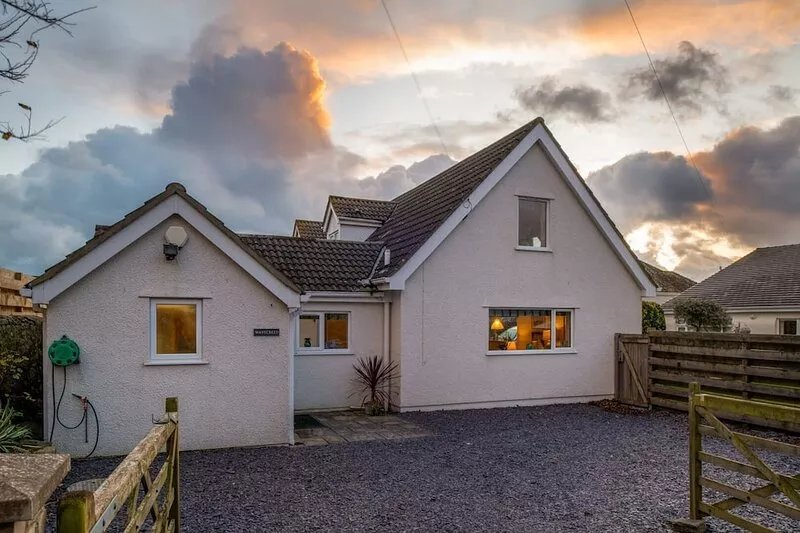 Lagwn Glas: Two bedroom pet-friendly holiday cottage in Rhosneigr