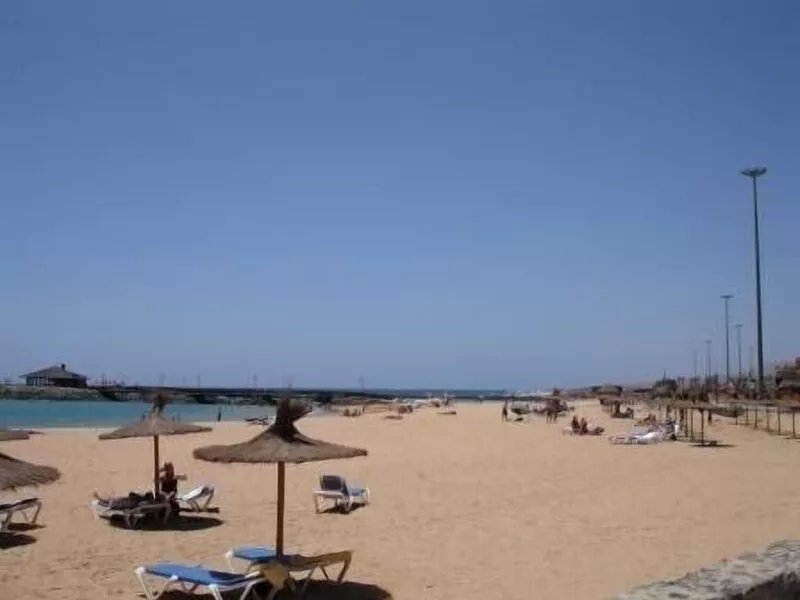 Spacious house - views of mountains, coast, golf courses. IPTV,  Always on Wifi