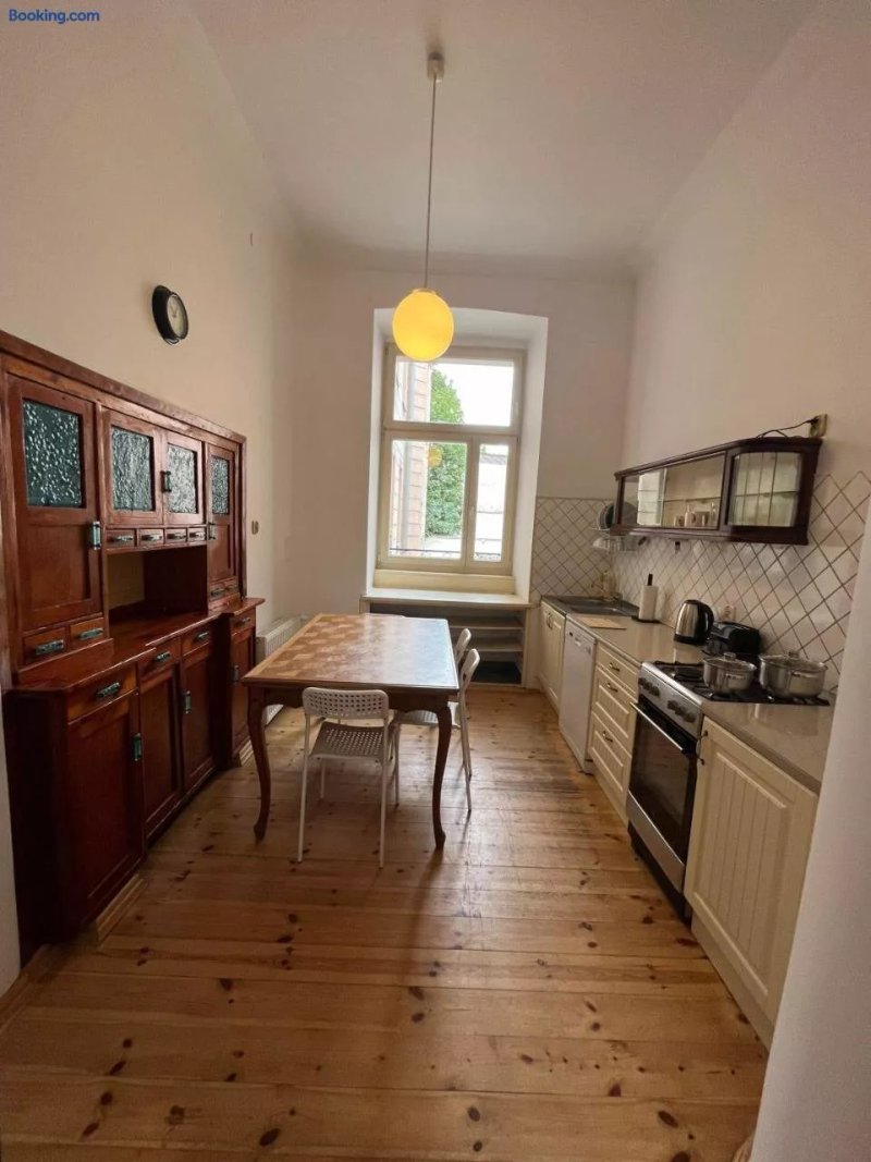 H. Kloss Rooms