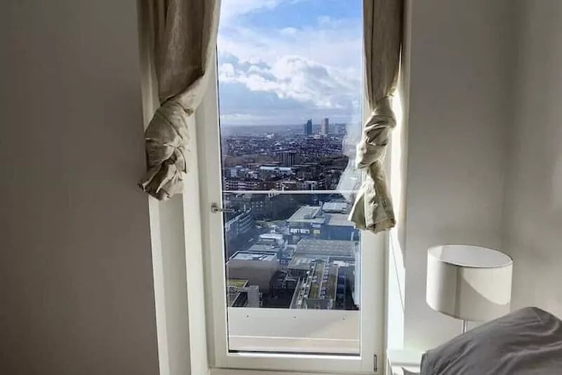 Modern and new 3 Bedrooms w High Up River View