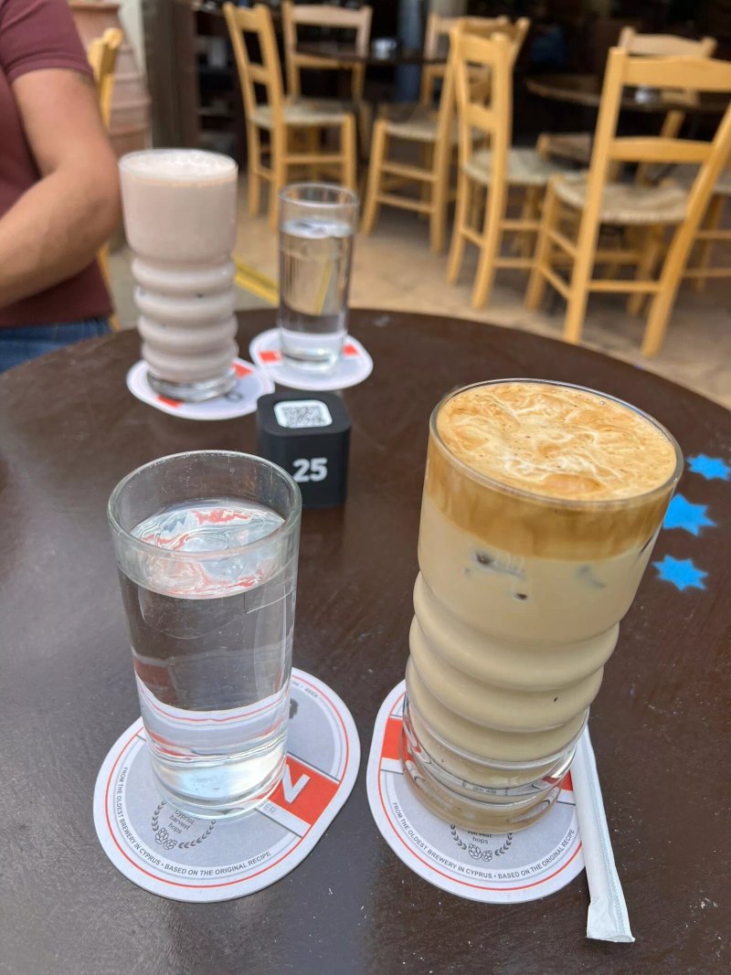 Epode Cafe Bar
