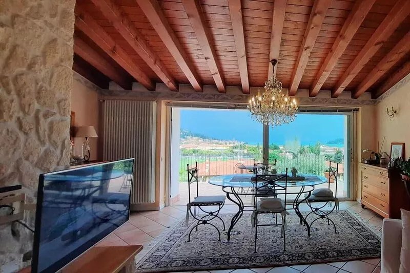 Apartment in Salo with breathtaking lake view - WIFI A/C car parking