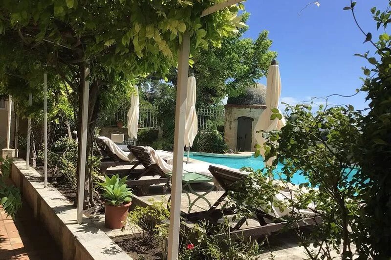 XVII property panoramic view of the Alpilles 5 min from Avignon