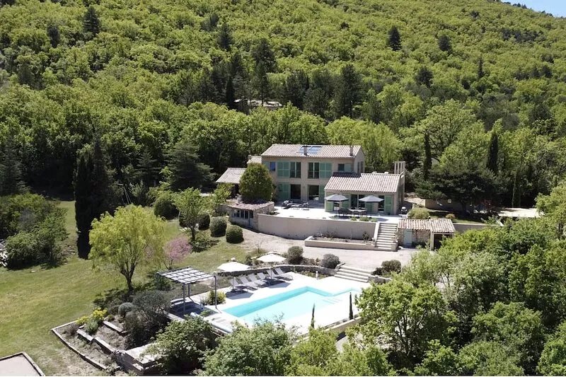 Magnifique propriété avec vues panoramiques et piscine privée