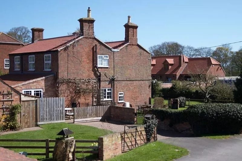 Holly Cottage - The Chestnuts Holiday Cottages