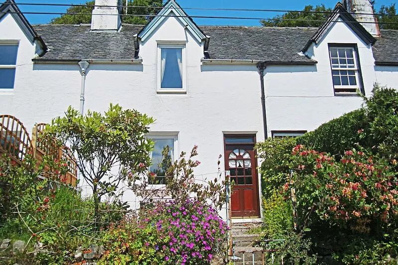 15 Cairnbaan Cottage