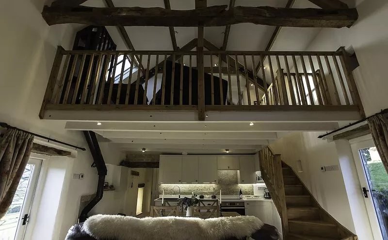 Luxury retreat for 2 couples/ family in spectacular location in North York
