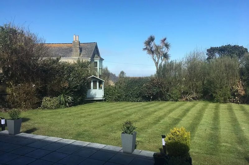 Sandylands, Sennen Seaside Retreat With Sea Views