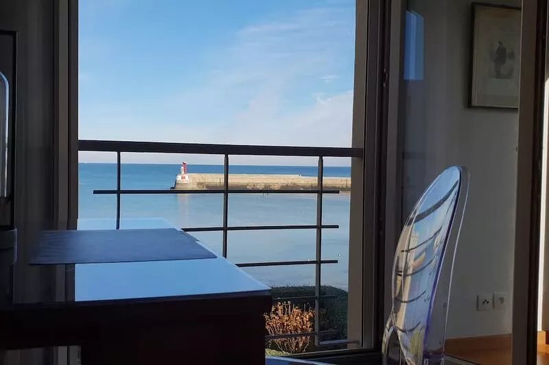 HOUSE 4 * SEA VIEW TERRACE SEASIDE NORMANDY CALVADOS BEACH OMAHA BEACH