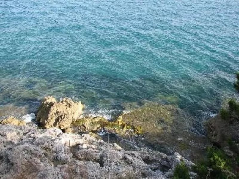 San Felice Circeo: Magnificent Villa in an exclusive residence on the sea with