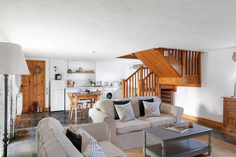 Luxury Cottage with Sea View Clematis Cottage at Downe Cottages