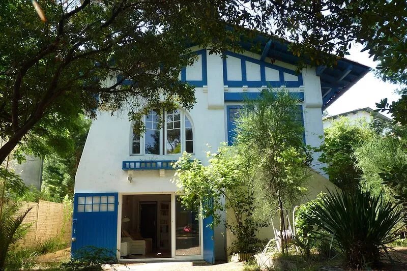 Villa Pyla on sea, 600m from the beach, Haïtza district