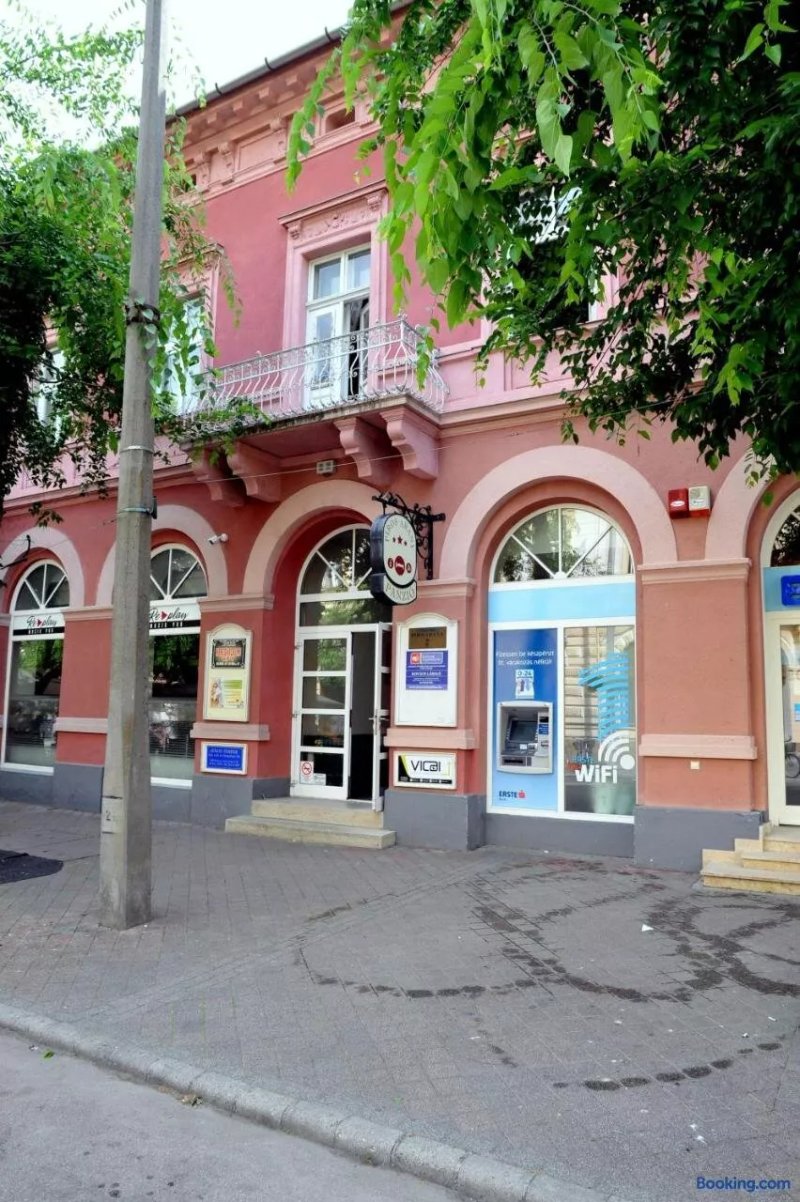 Hotel Piros Arany