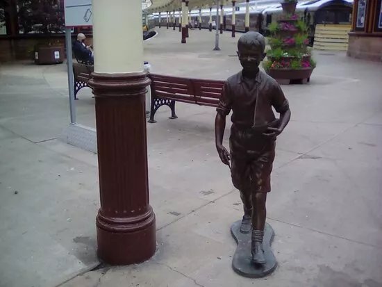Bobby Statue