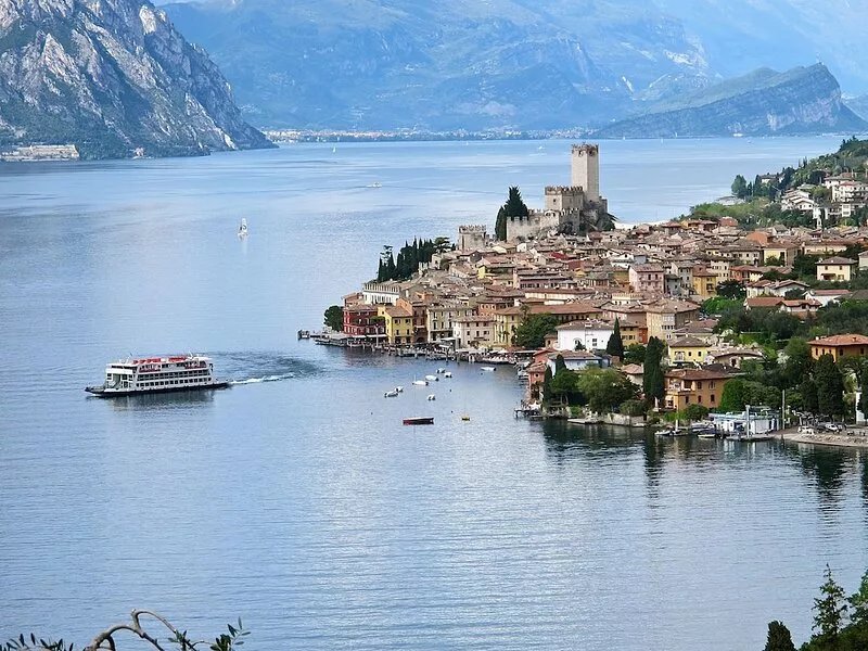 Apartment wonderful view of Lake Garda, Malcesine, terrace, garden