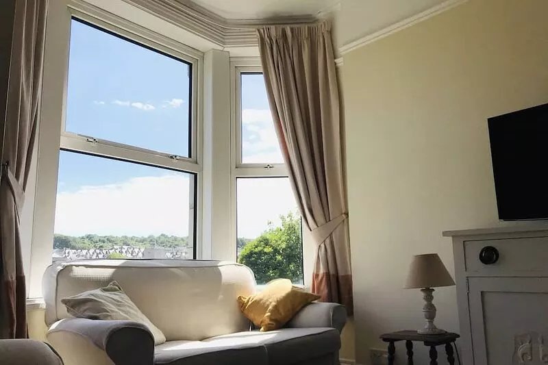 Spacious Apartment, Central Swanage close to town, sea and railway