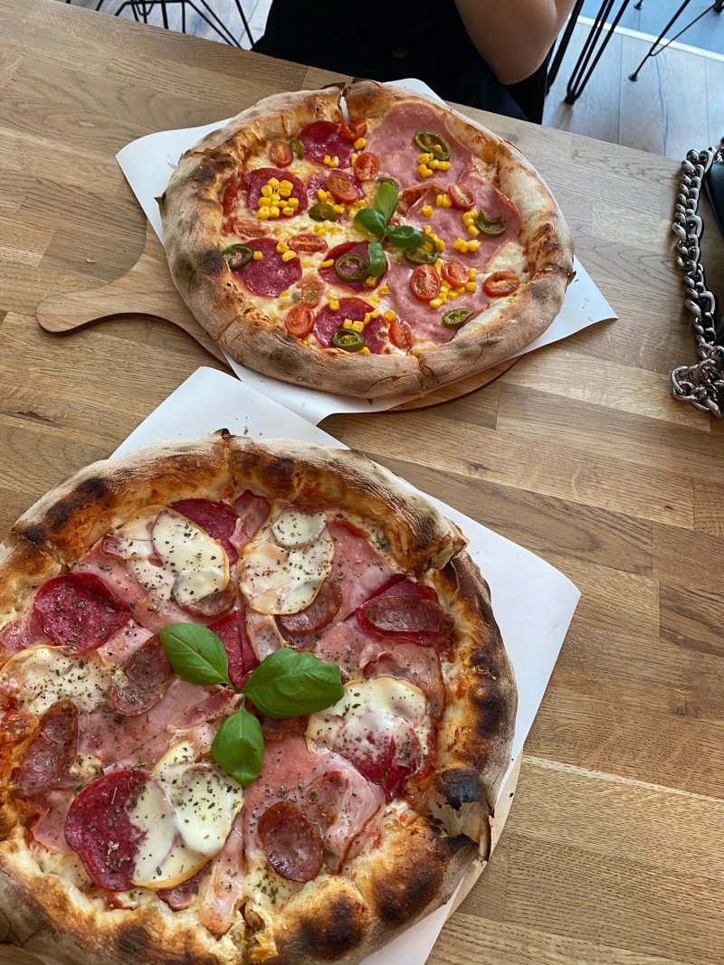 PrzemySlana Pizza