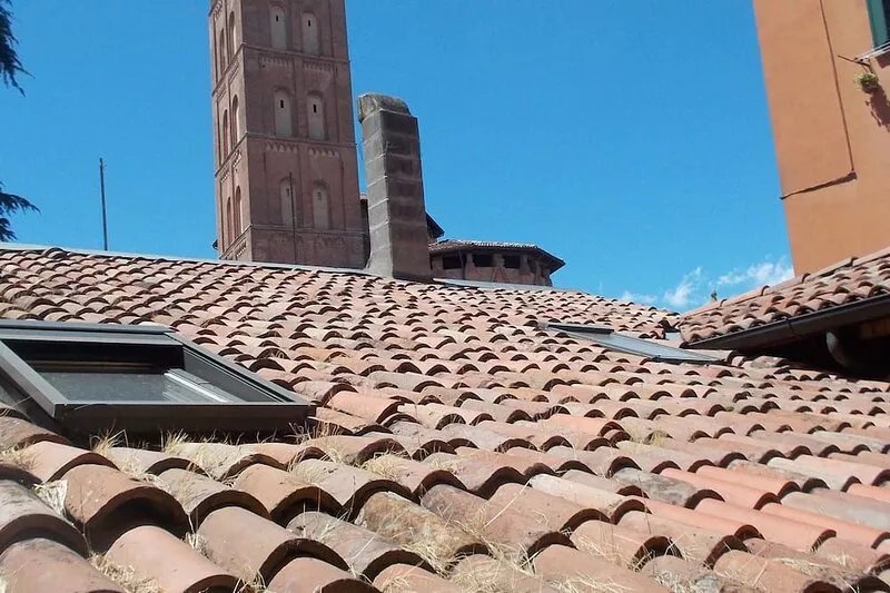Bologna: historic center apartment