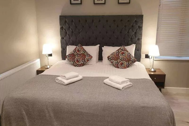 Apartment-Private Bathroom-2 Bedroom